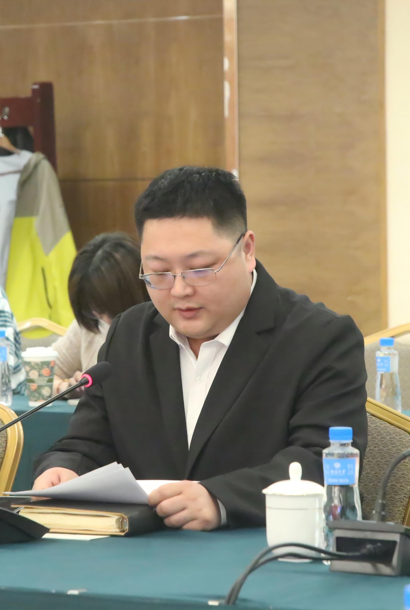 魏斌发言.JPG